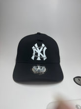 Load image into Gallery viewer, Black NY Barbwire SnapBack
