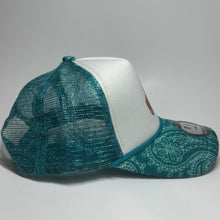 Load image into Gallery viewer, LA hand sign Trucker Pink
